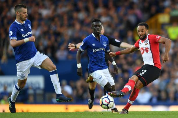 掀翻曼城 掀翻曼城