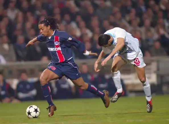 滿懸念和驚 滿懸念和驚